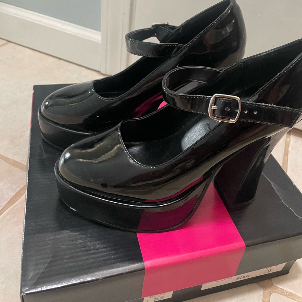 Ellie Mary Jane Chunky Heel Black Size 6